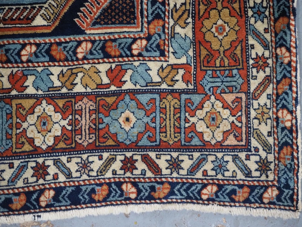ANTIQUE CAUCASIAN SHIRVAN RUG OF SMALL SIZE, SURAHANI DESIGN, CIRCA 1900/20. View XI