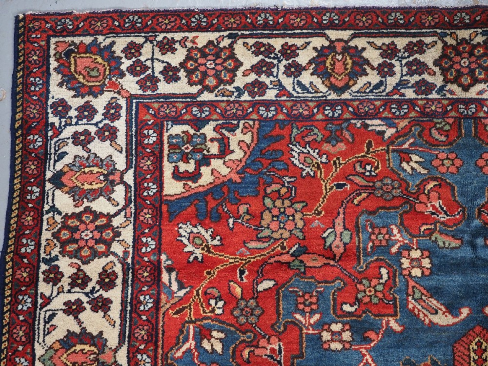 ANTIQUE TAFRESH VILLAGE RUG WITH SUPERB COLOUR, CIRCA 1920. View VI