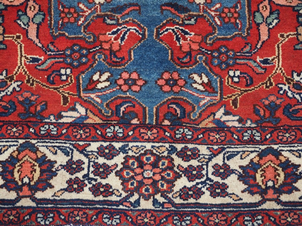 ANTIQUE TAFRESH VILLAGE RUG WITH SUPERB COLOUR, CIRCA 1920. View XII