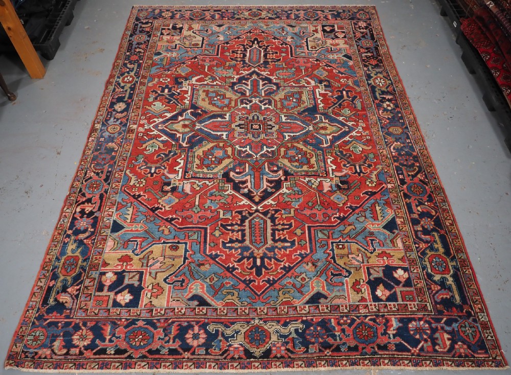 ANTIQUE HERIZ CARPET OF SMALL ROOM SIZE, SUPERB COLOUR, CIRCA 1900. View III