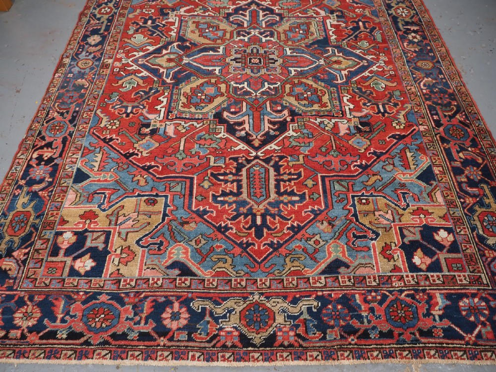 ANTIQUE HERIZ CARPET OF SMALL ROOM SIZE, SUPERB COLOUR, CIRCA 1900. View VII