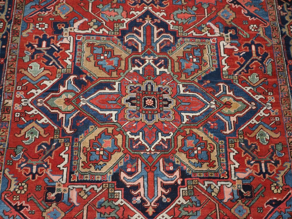 ANTIQUE HERIZ CARPET OF SMALL ROOM SIZE, SUPERB COLOUR, CIRCA 1900. View XII