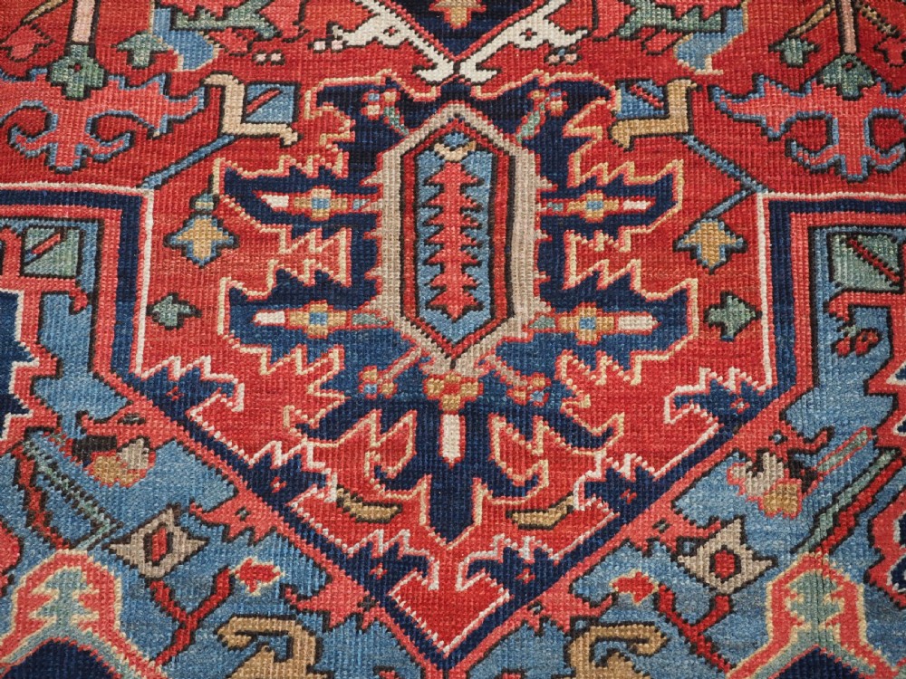 ANTIQUE HERIZ CARPET OF SMALL ROOM SIZE, SUPERB COLOUR, CIRCA 1900. View XV