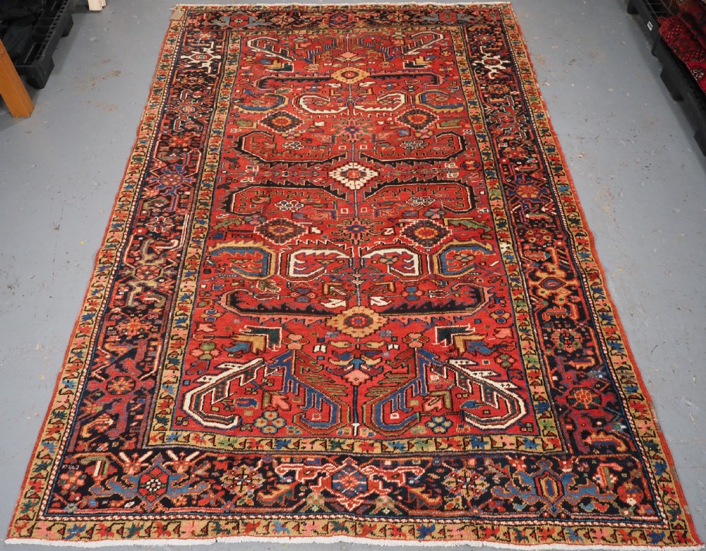 ANTIQUE HERIZ CARPET WITH ALL OVER DESIGN, SMALL ROOM SIZE, CIRCA 1910. View III
