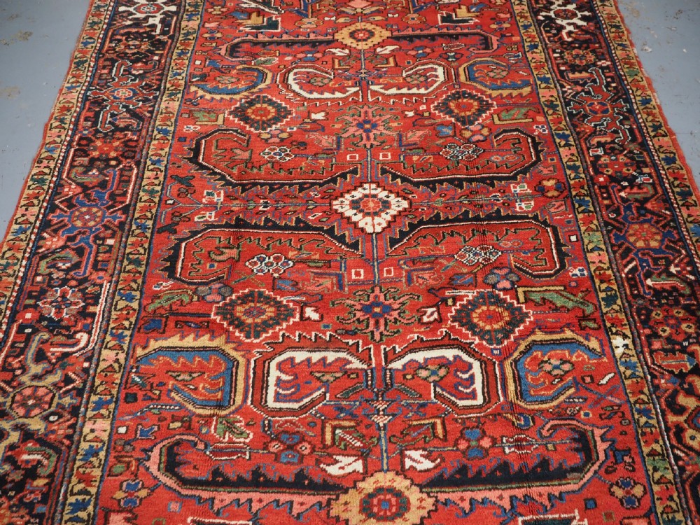 ANTIQUE HERIZ CARPET WITH ALL OVER DESIGN, SMALL ROOM SIZE, CIRCA 1910. View VI