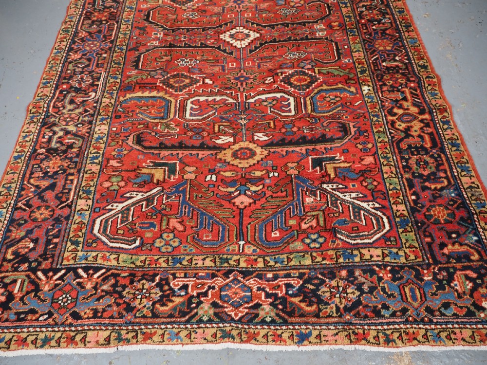 ANTIQUE HERIZ CARPET WITH ALL OVER DESIGN, SMALL ROOM SIZE, CIRCA 1910. View VII