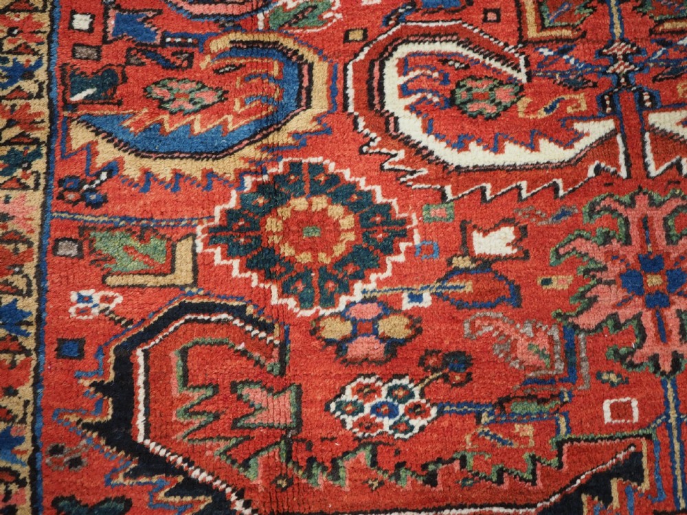 ANTIQUE HERIZ CARPET WITH ALL OVER DESIGN, SMALL ROOM SIZE, CIRCA 1910. View XI