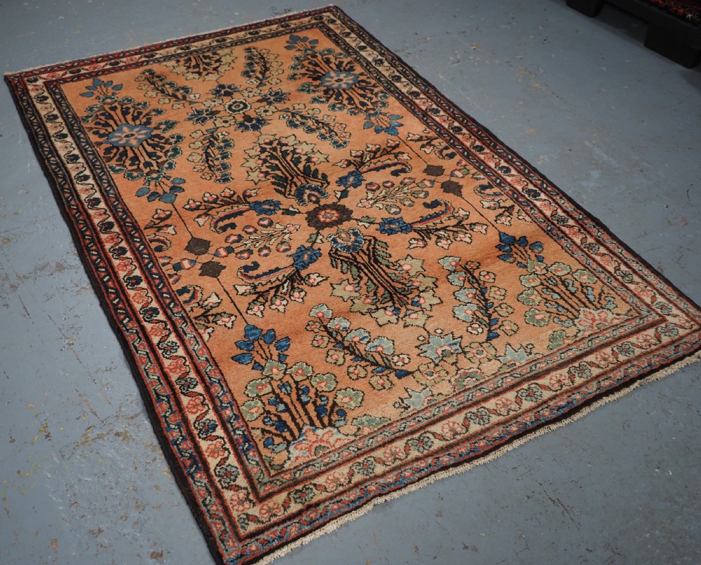 ANTIQUE MAHAL RUG WITH SOFT PEACH / APRICOT COLOUR, CIRCA 1920. View II