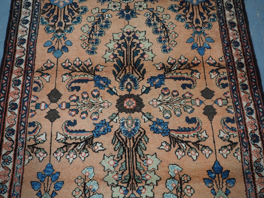 ANTIQUE MAHAL RUG WITH SOFT PEACH / APRICOT COLOUR, CIRCA 1920. View IV