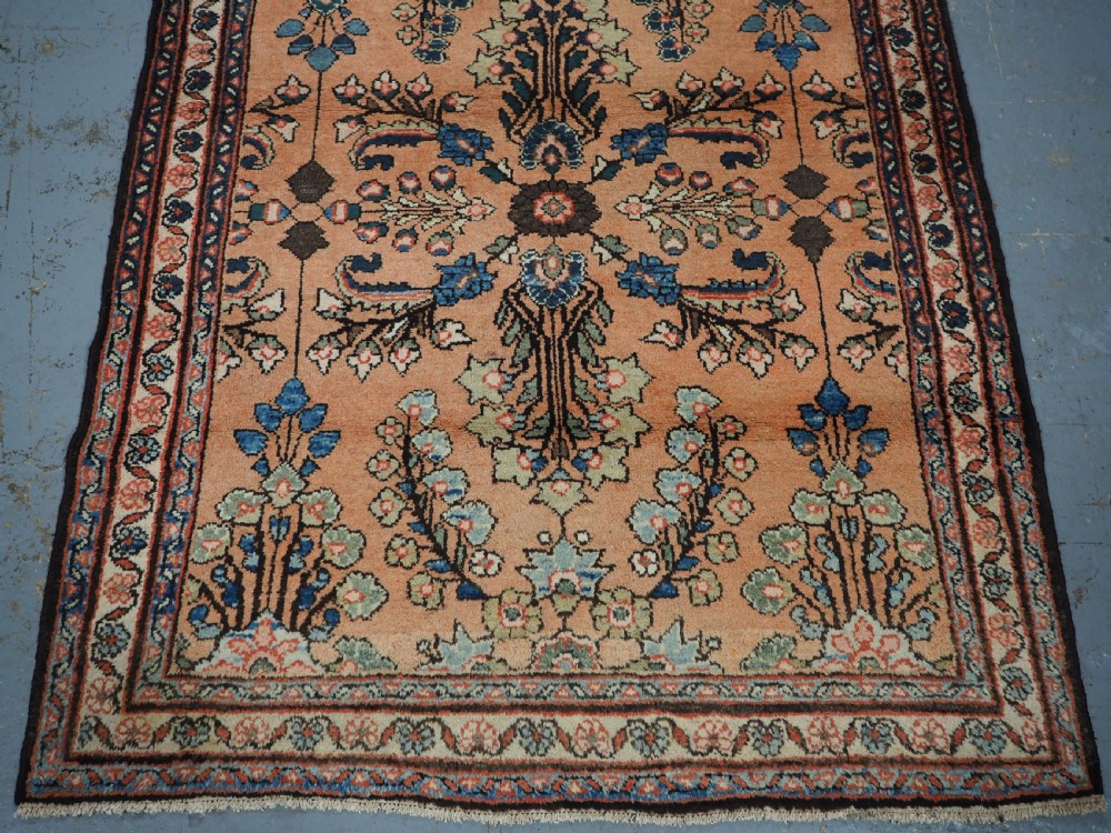 ANTIQUE MAHAL RUG WITH SOFT PEACH / APRICOT COLOUR, CIRCA 1920. View V