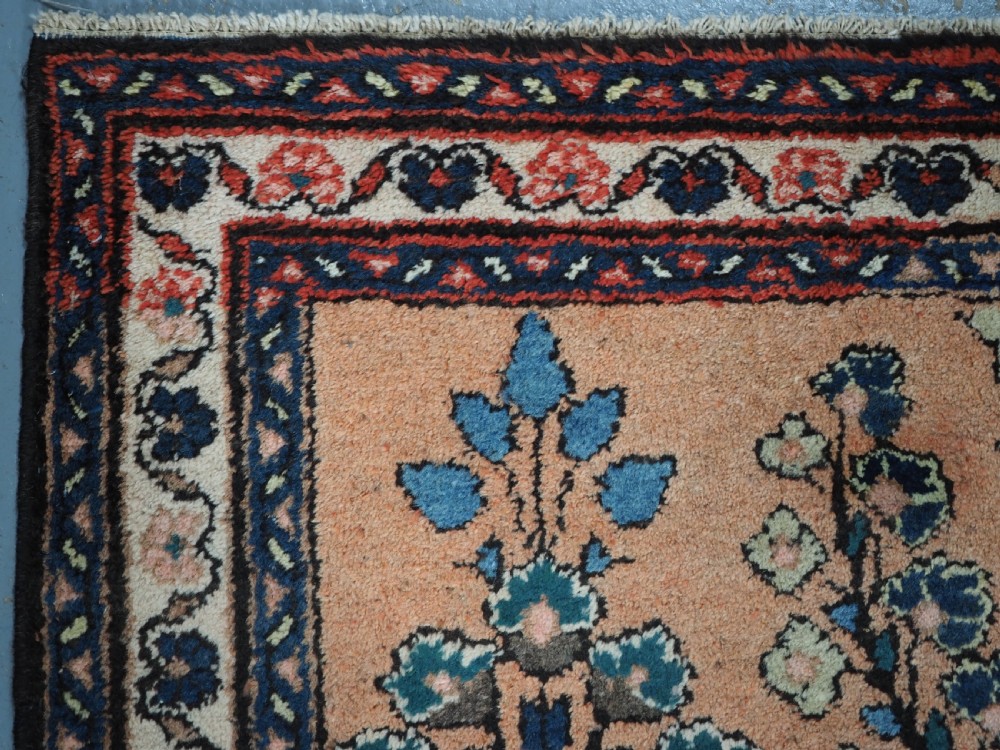 ANTIQUE MAHAL RUG WITH SOFT PEACH / APRICOT COLOUR, CIRCA 1920. View VI