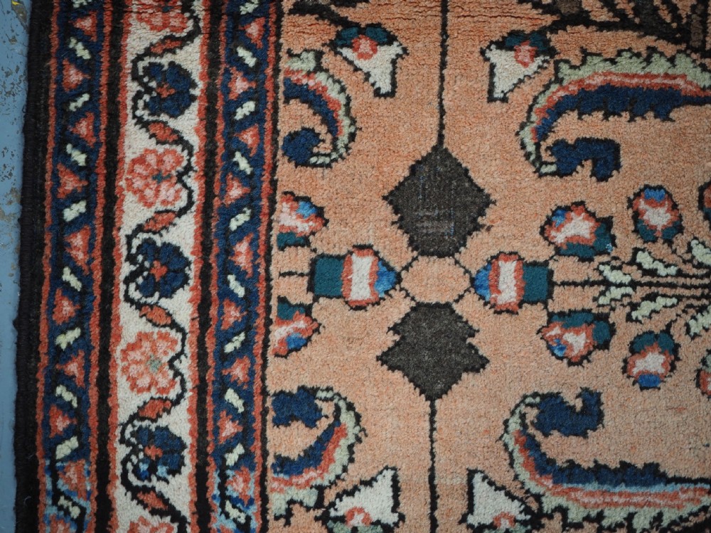 ANTIQUE MAHAL RUG WITH SOFT PEACH / APRICOT COLOUR, CIRCA 1920. View VII