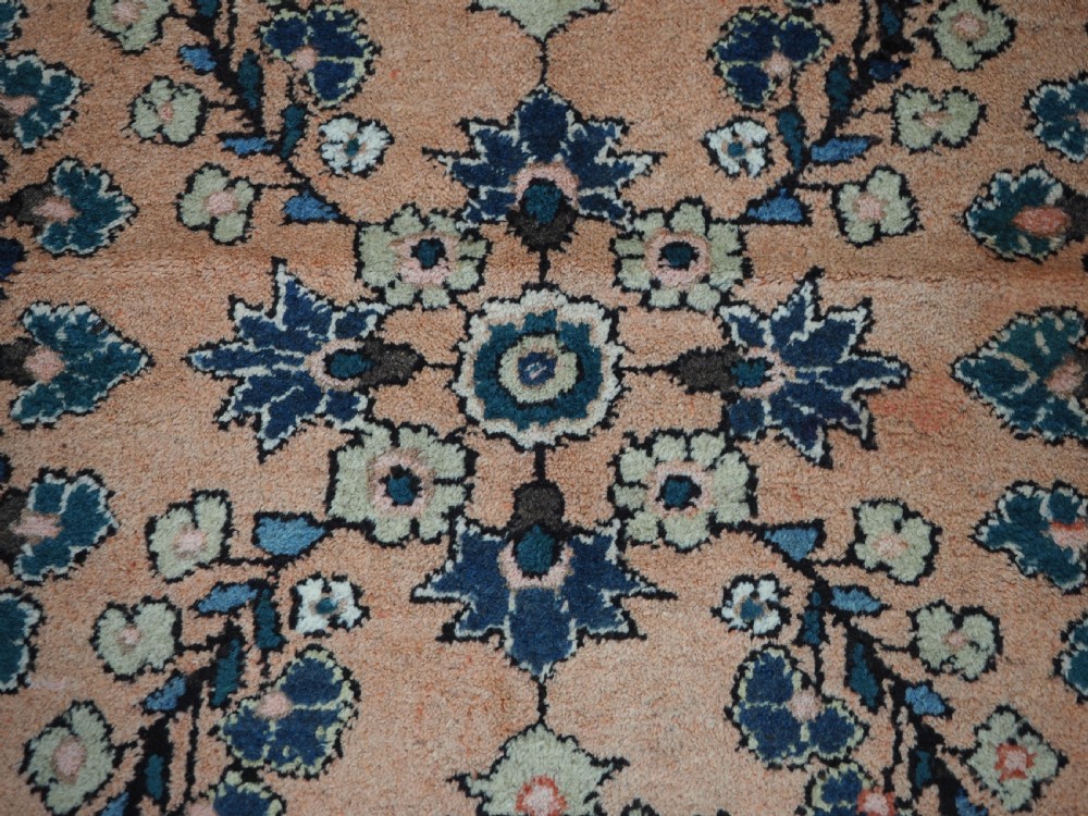 ANTIQUE MAHAL RUG WITH SOFT PEACH / APRICOT COLOUR, CIRCA 1920. View VIII