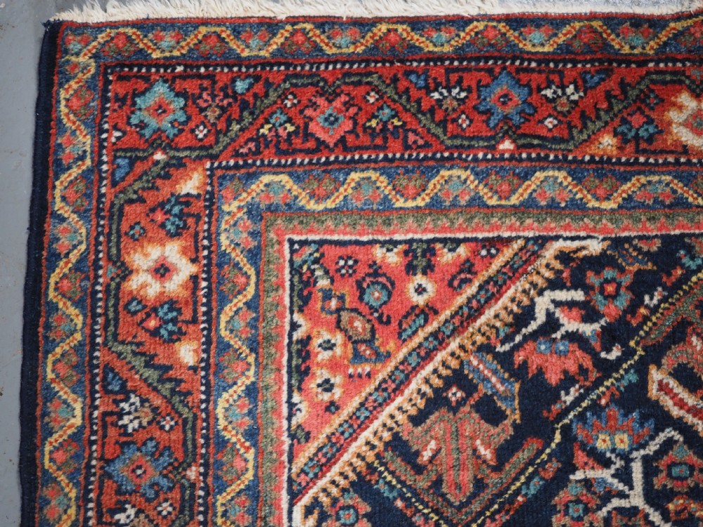 ANTIQUE MAHAL RUG WITH SMALL MEDALLION & FLORAL DESIGN, CIRCA 1920. View VI
