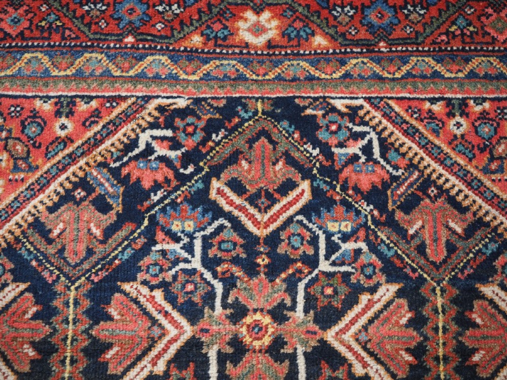 ANTIQUE MAHAL RUG WITH SMALL MEDALLION & FLORAL DESIGN, CIRCA 1920. View VIII