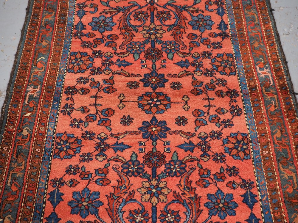 ANTIQUE HAMADAN RUG WITH FLORAL VASE DESIGN, CIRCA 1920. View IV