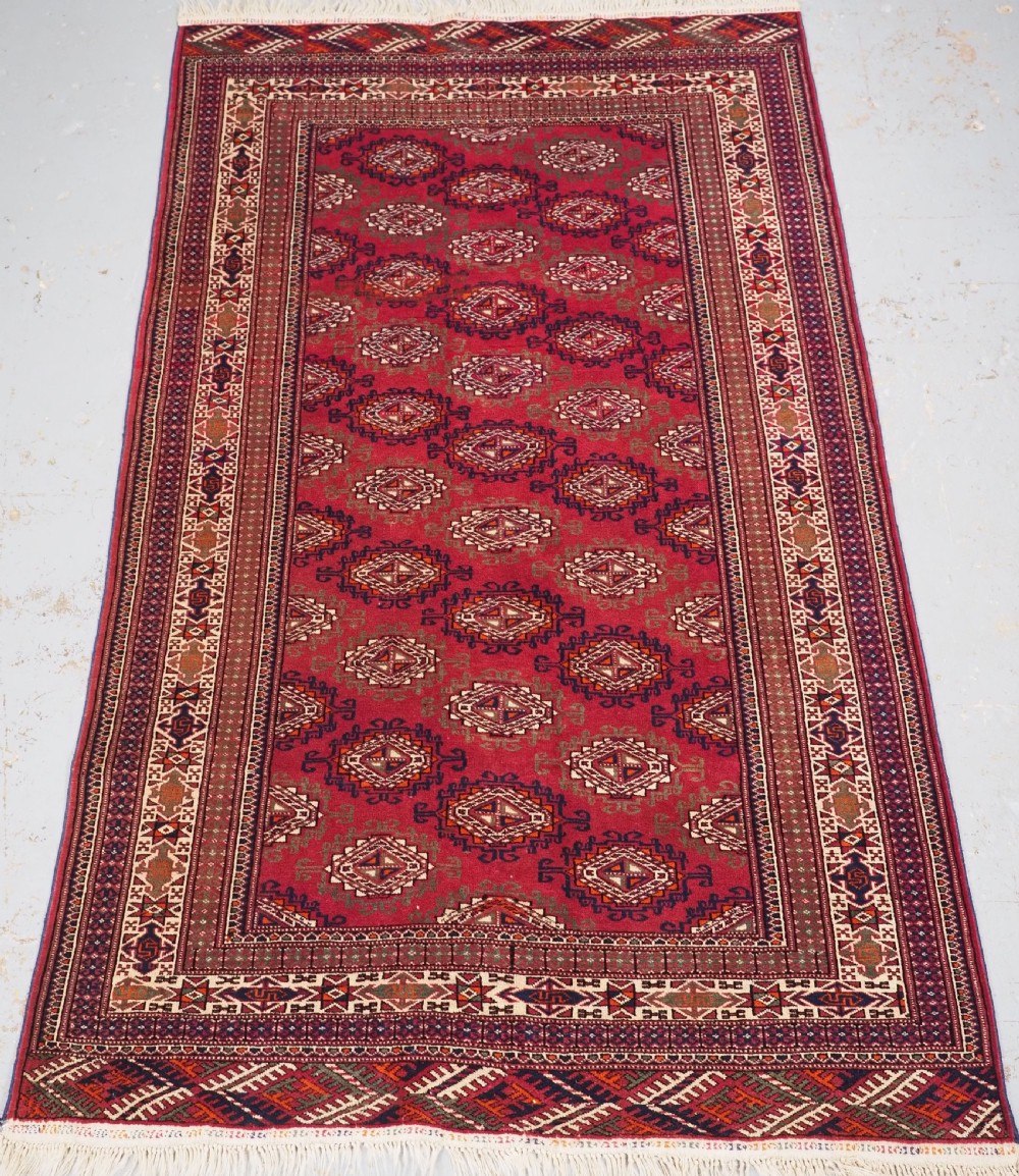 OLD YOMUT TURKMEN RUG OF TRADITIONAL DESIGN, CIRCA 1920/30.