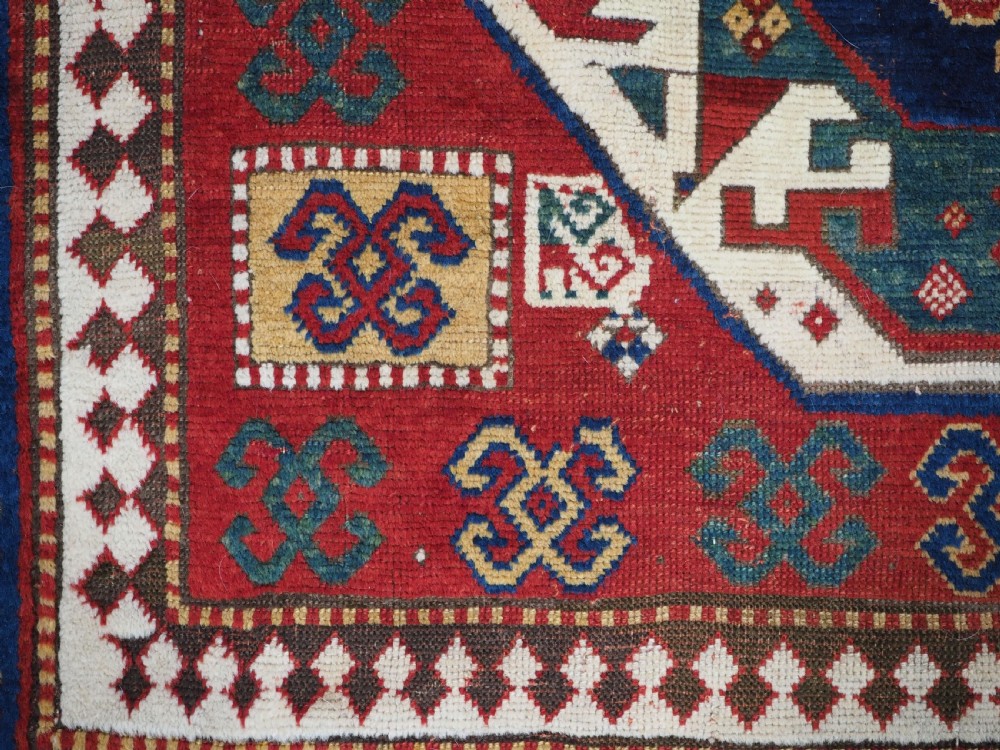 ANTIQUE CAUCASIAN TRIPLE MEDALLION KAZAK RUG, CLASSIC DESIGN, 2ND HALF 19TH CENTURY. View XIV