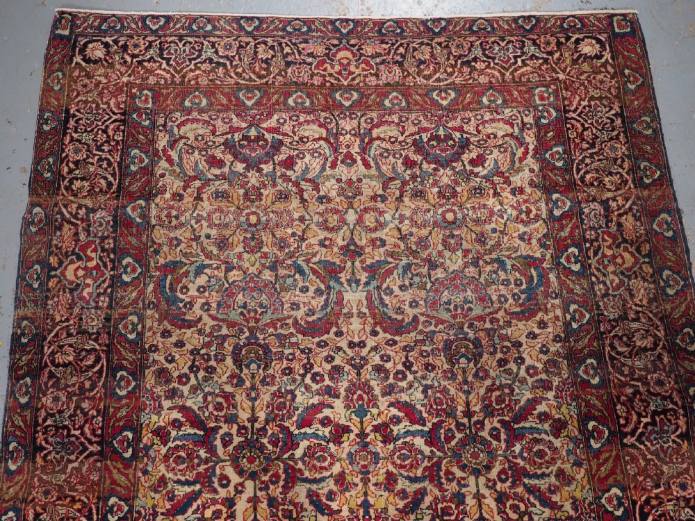 ANTIQUE ISFAHAN RUG, VERY FINE WEAVE AND CLASSIC DESIGN, CIRCA 1900. View II