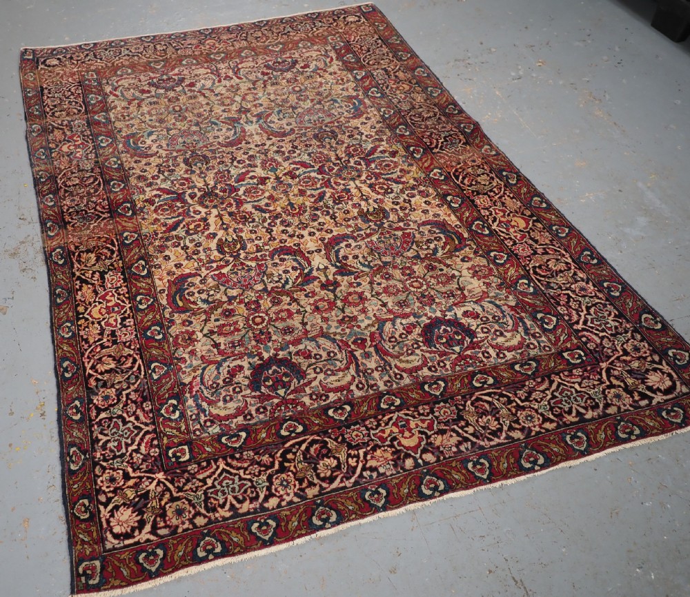ANTIQUE ISFAHAN RUG, VERY FINE WEAVE AND CLASSIC DESIGN, CIRCA 1900. View III
