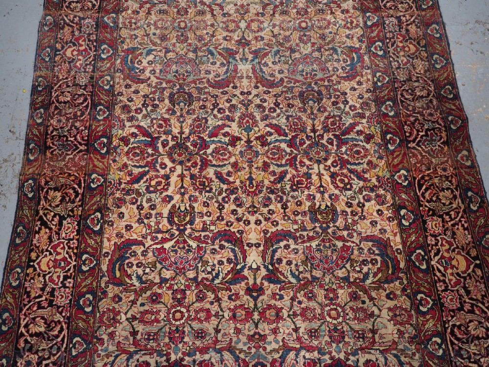 ANTIQUE ISFAHAN RUG, VERY FINE WEAVE AND CLASSIC DESIGN, CIRCA 1900. View IV