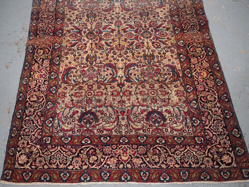 ANTIQUE ISFAHAN RUG, VERY FINE WEAVE AND CLASSIC DESIGN, CIRCA 1900. View V