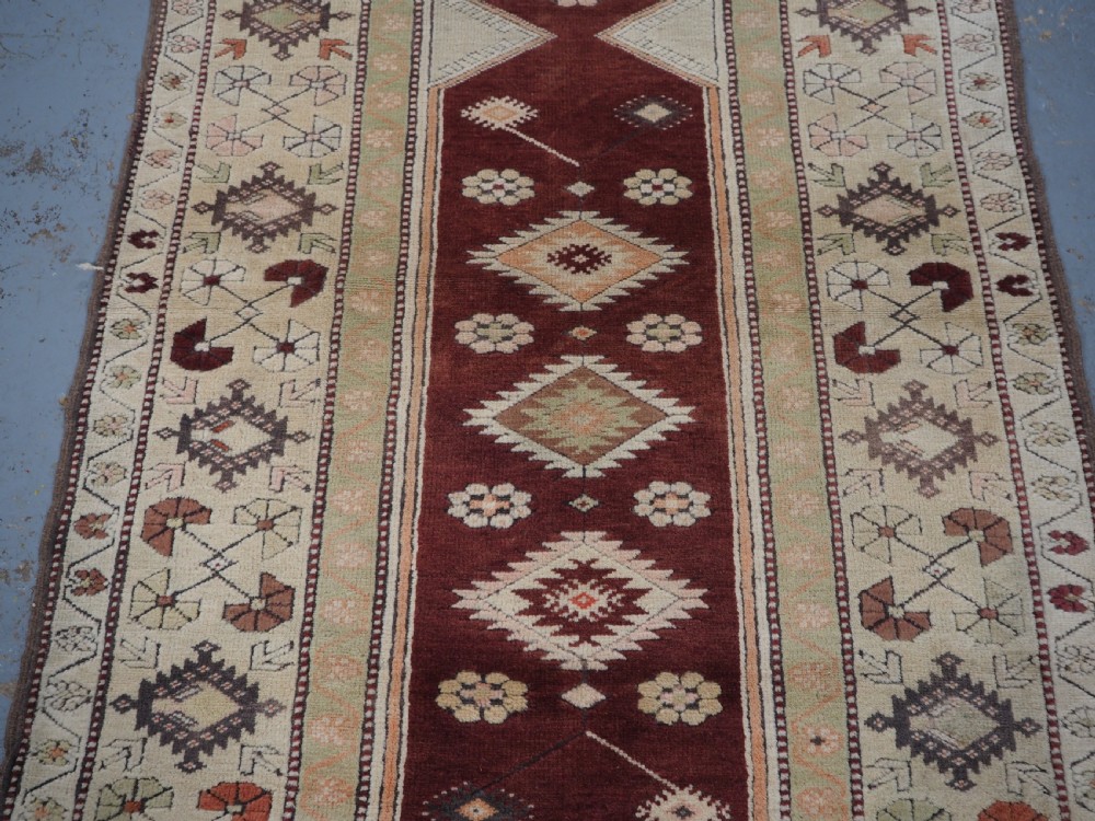 OLD TURKISH MILAS PRAYER RUG OF TRADITIONAL DESIGN, CIRCA 1920/30. View III