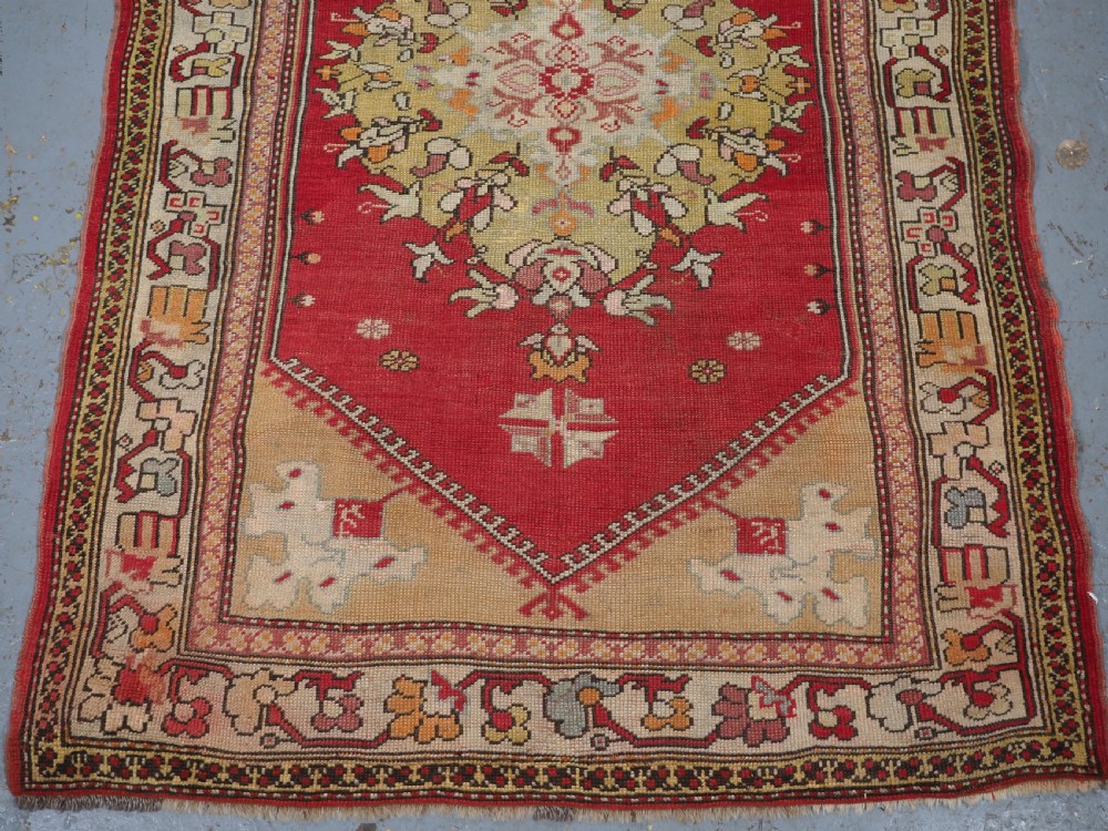 ANTIQUE TURKISH MILAS RUG, LARGE MEDALLION DESIGN, CIRCA 1900. View V
