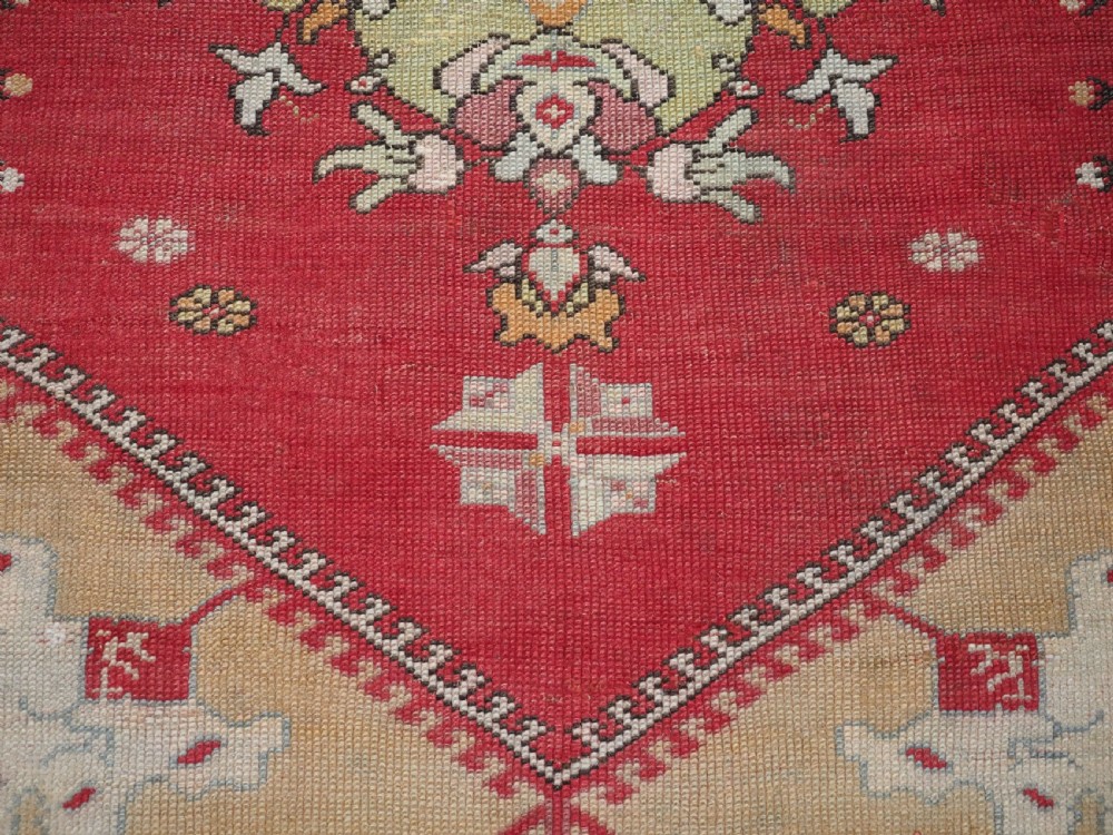 ANTIQUE TURKISH MILAS RUG, LARGE MEDALLION DESIGN, CIRCA 1900. View X