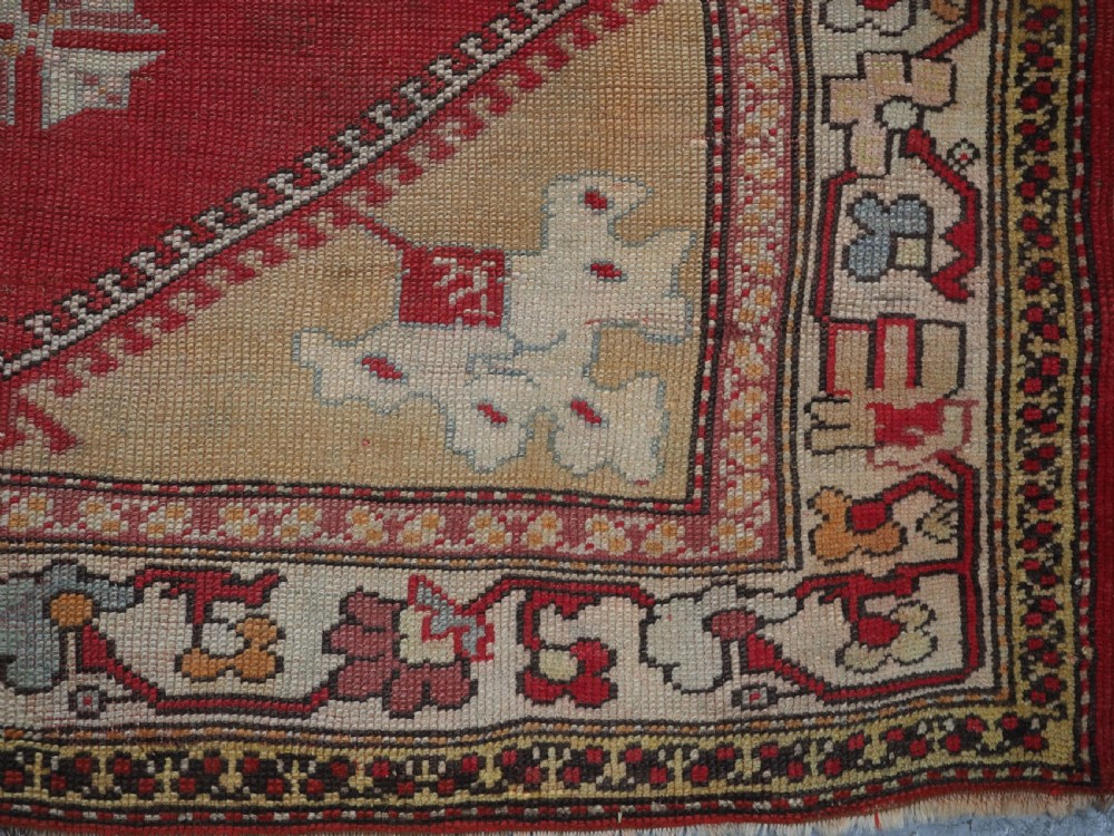 ANTIQUE TURKISH MILAS RUG, LARGE MEDALLION DESIGN, CIRCA 1900. View XI