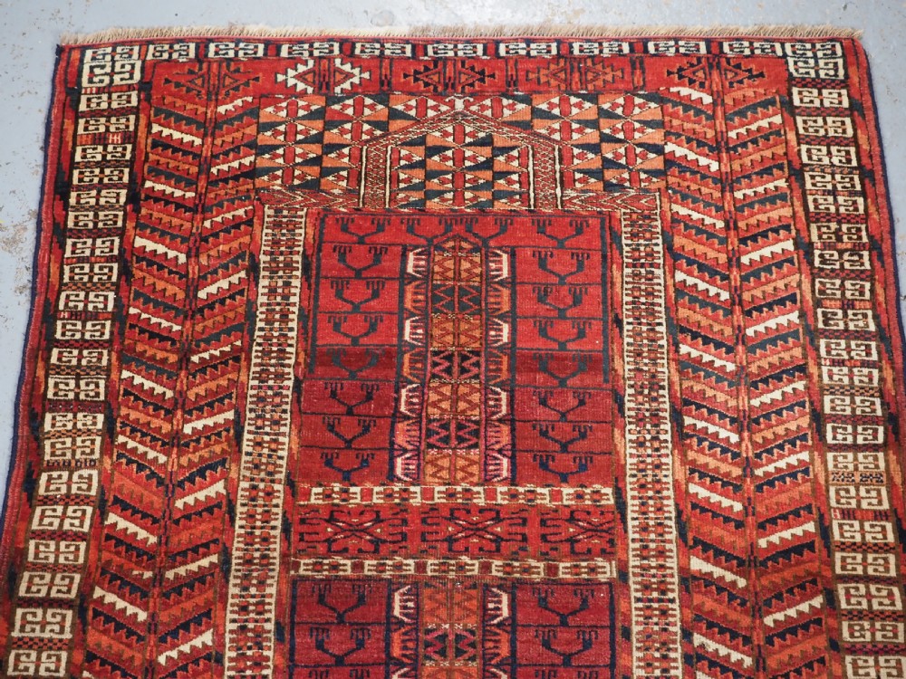 ANTIQUE TEKKE TURKMEN 'ENSI' DOOR RUG, GOOD COLOUR, CIRCA 1880. View III