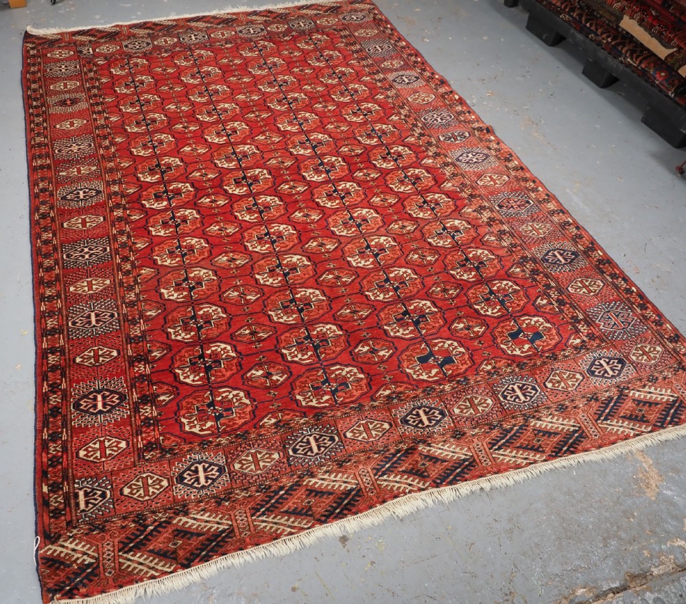 ANTIQUE TEKKE TURKMEN MAIN CARPET, SMALL SIZE WITH GOOD COLOUR, CIRCA 1890. View II