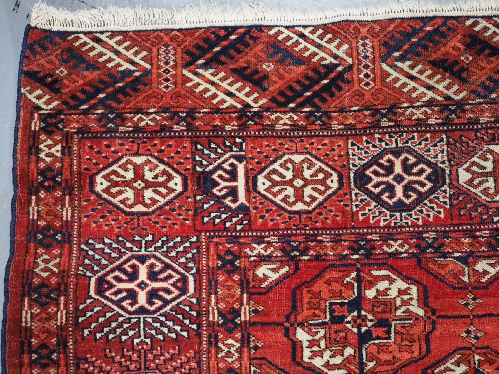 ANTIQUE TEKKE TURKMEN MAIN CARPET, SMALL SIZE WITH GOOD COLOUR, CIRCA 1890. View VI