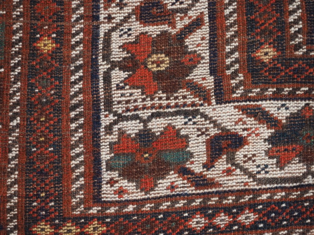 ANTIQUE SHIRAZ RUG WITH LINKED MEDALLION DESIGN, CIRCA 1920. View XIV