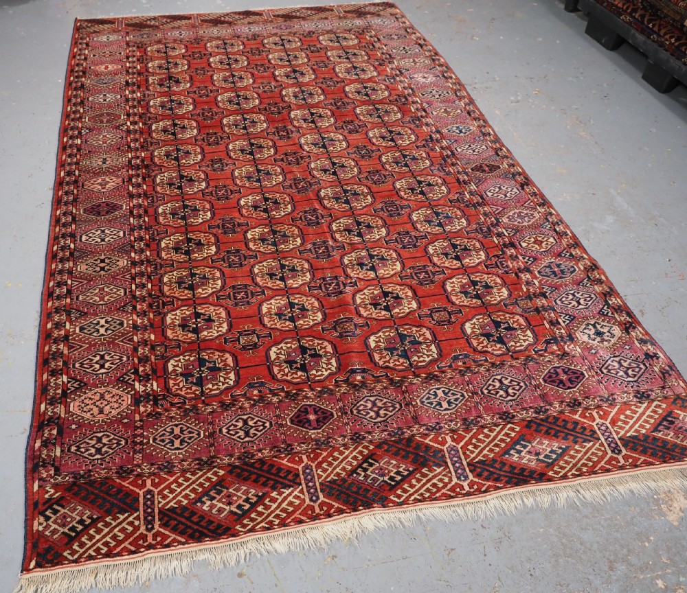 ANTIQUE TEKKE TURKMEN RUG, SUPERB COLOUR, COCHINEAL HIGHLIGHTS, CIRCA 1900. View II