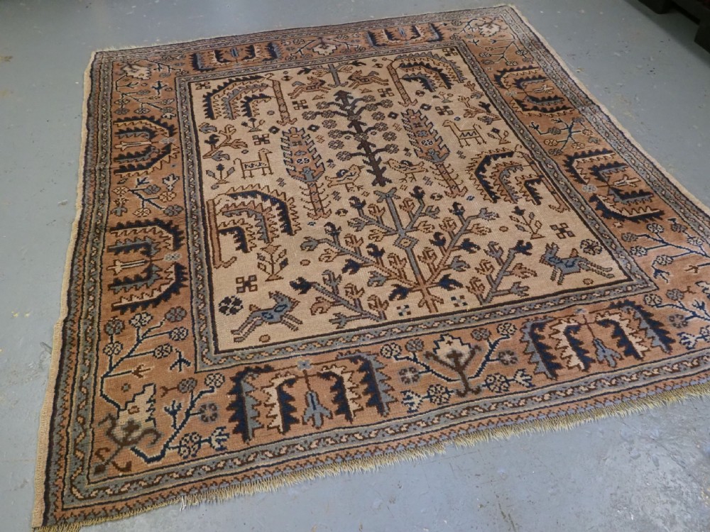 ANTIQUE TURKISH OUSHAK RUG WITH WILLOW TREE DESIGN, CIRCA 1900-20. View II