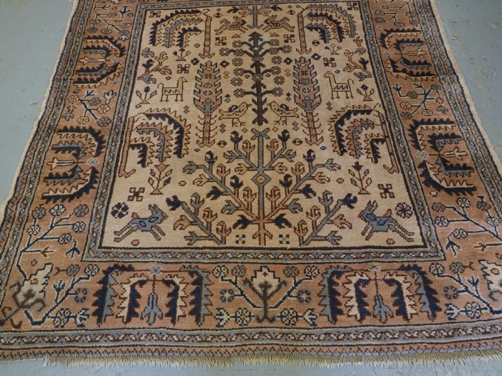 ANTIQUE TURKISH OUSHAK RUG WITH WILLOW TREE DESIGN, CIRCA 1900-20. View IV