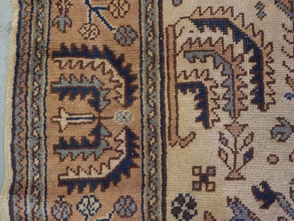 ANTIQUE TURKISH OUSHAK RUG WITH WILLOW TREE DESIGN, CIRCA 1900-20. View VI