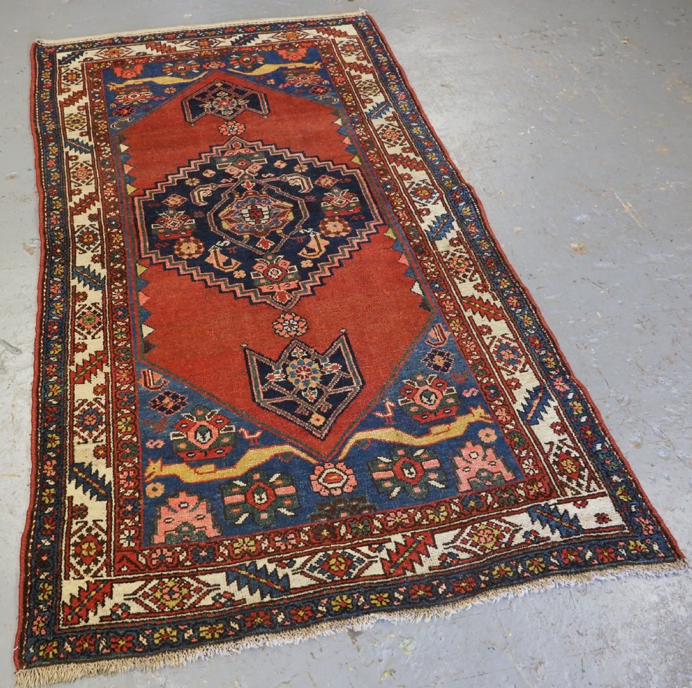 ANTIQUE HAMADAN REGION VILLAGE RUG, CLASSIC BIJAR DESIGN, CIRCA 1900-20. View II