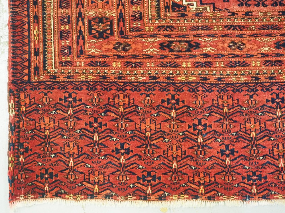 ANTIQUE TEKKE TURKMEN CHUVAL FACE WITH 'SALOR' TURRETED GULS, CIRCA 1900. View VI