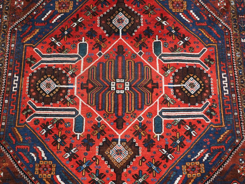 ANTIQUE KHAMSEH RUG WITH LARGE SINGLE MEDALLION, EXCELLENT CONDITION, CIRCA 1900. View VIII