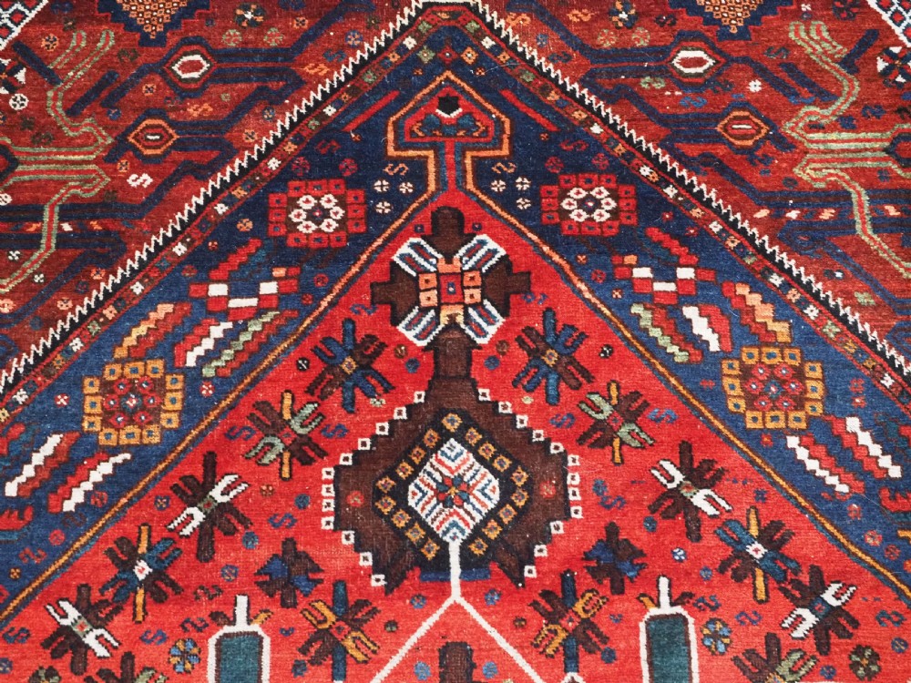 ANTIQUE KHAMSEH RUG WITH LARGE SINGLE MEDALLION, EXCELLENT CONDITION, CIRCA 1900. View IX