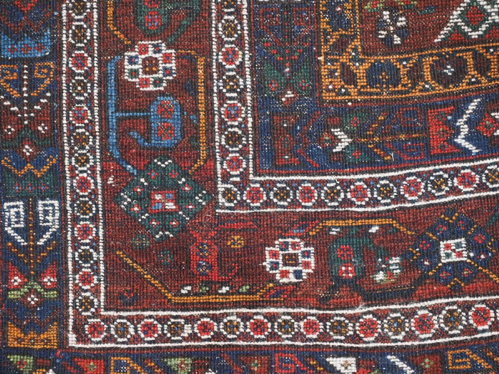 ANTIQUE KHAMSEH RUG WITH LARGE SINGLE MEDALLION, EXCELLENT CONDITION, CIRCA 1900. View XIV