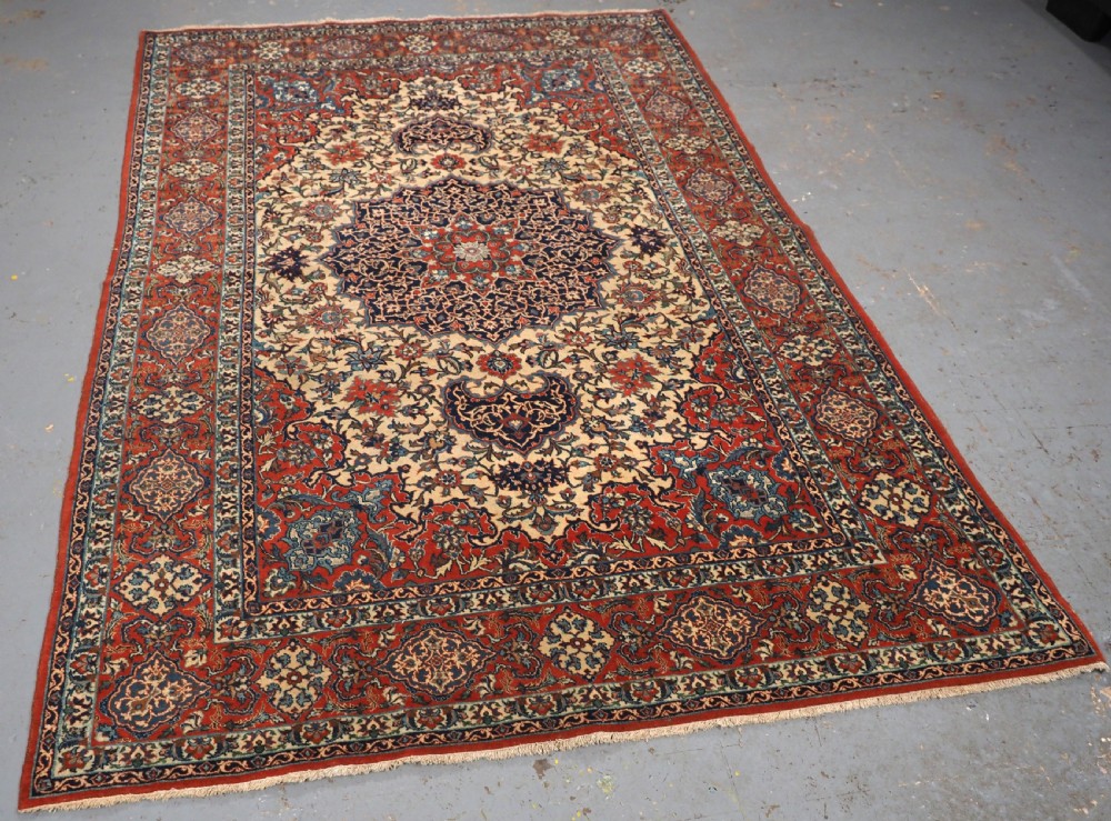ANTIQUE ISFAHAN RUG, CLASSIC DESIGN, FINE WEAVE WITH SILK HIGHLIGHTS, CIRCA 1920. View II