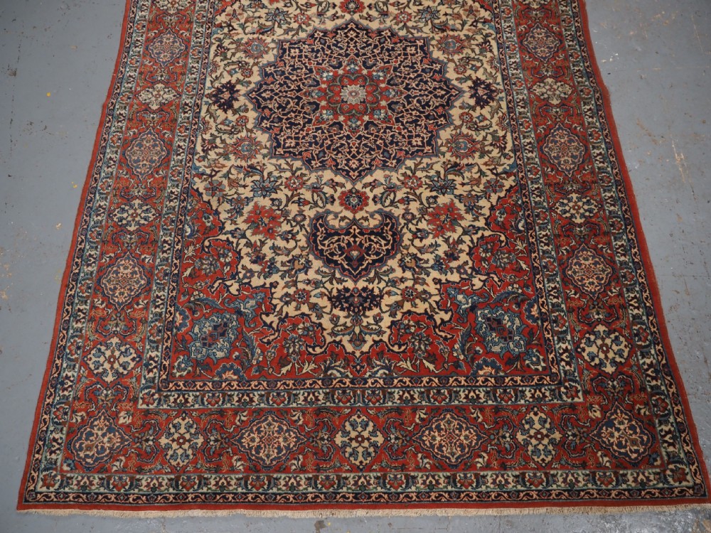 ANTIQUE ISFAHAN RUG, CLASSIC DESIGN, FINE WEAVE WITH SILK HIGHLIGHTS, CIRCA 1920. View V