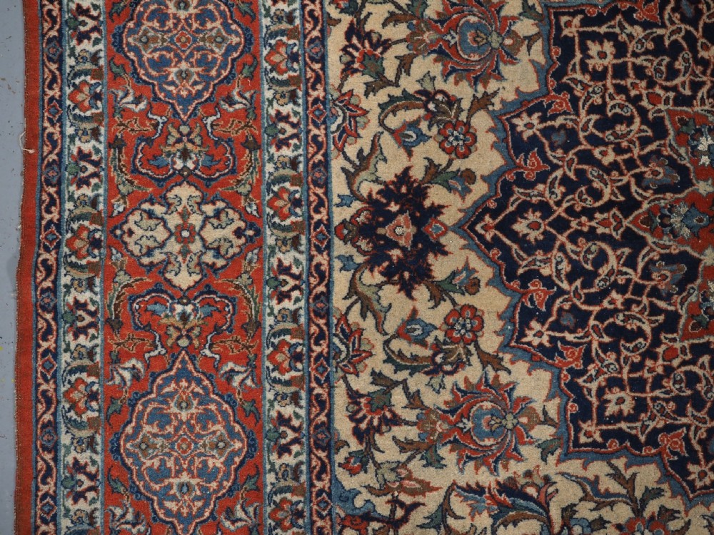 ANTIQUE ISFAHAN RUG, CLASSIC DESIGN, FINE WEAVE WITH SILK HIGHLIGHTS, CIRCA 1920. View VII