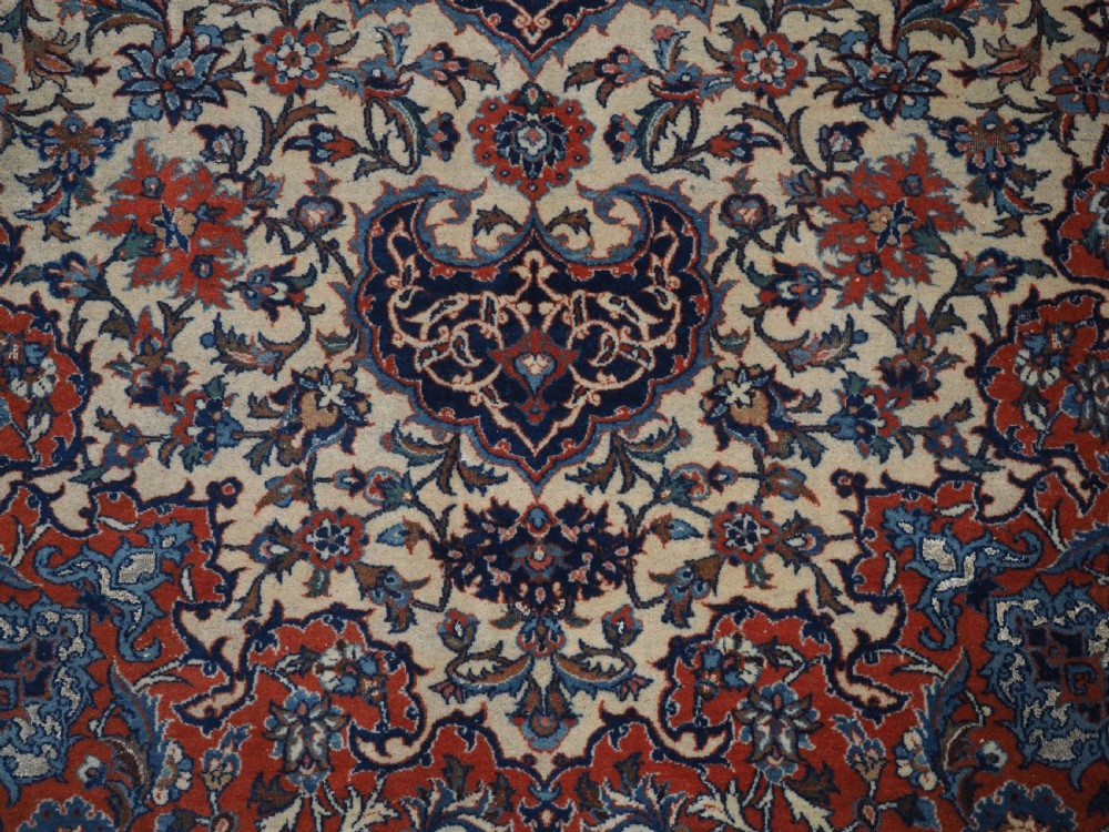 ANTIQUE ISFAHAN RUG, CLASSIC DESIGN, FINE WEAVE WITH SILK HIGHLIGHTS, CIRCA 1920. View XI