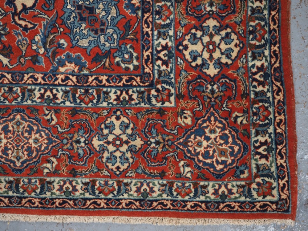 ANTIQUE ISFAHAN RUG, CLASSIC DESIGN, FINE WEAVE WITH SILK HIGHLIGHTS, CIRCA 1920. View XII