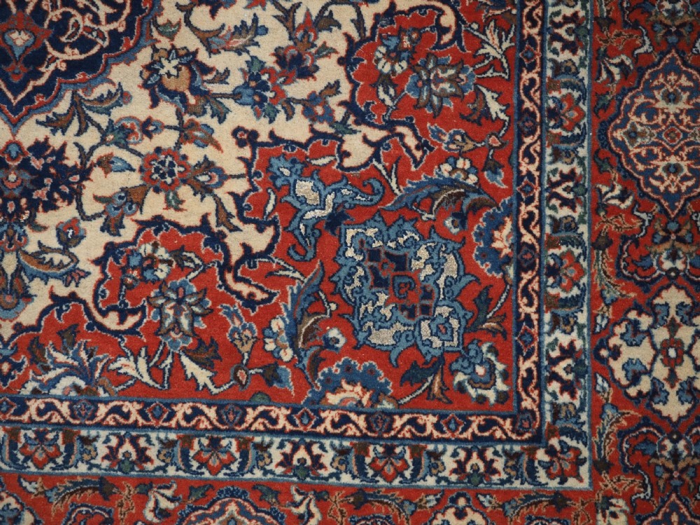 ANTIQUE ISFAHAN RUG, CLASSIC DESIGN, FINE WEAVE WITH SILK HIGHLIGHTS, CIRCA 1920. View XIII