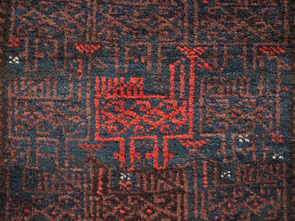 ANTIQUE PAIR OF BALUCH SADDLEBAGS WITH BIRD DESIGN, CIRCA 1900/20. View VI